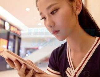 AISS爱丝(黄金版) - 如果逛街能拍套图，那萱萱一定是专业演员兼购物顾问！