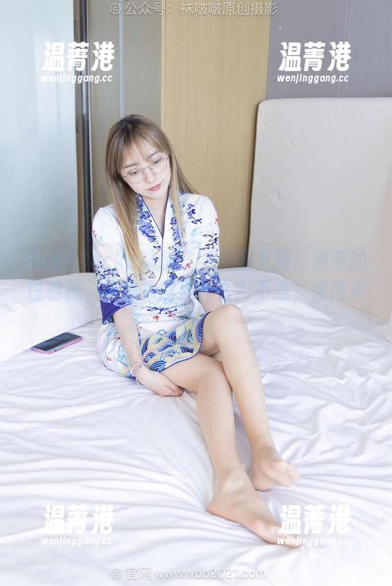 BoBoSocks袜啵啵-泡芙 BoBoSocks袜啵啵 - 美图更新:泡芙的白棉袜,隐约透露了什么?不急,慢慢来!