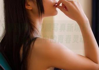 GIRLT果团网 - 校服写真新境界:龚玥菲,高清作品中的青春灵动!