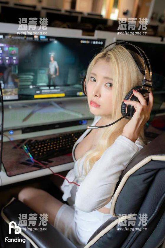 姐姐怎能玩不转？Hyoyeon(김효연)的定制秘诀