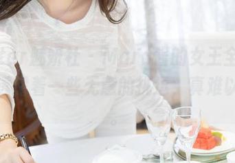 MiStar魅妍社 - Mara酱的女王全套,似乎透露着一些无意的挑逗,真难以捉摸。