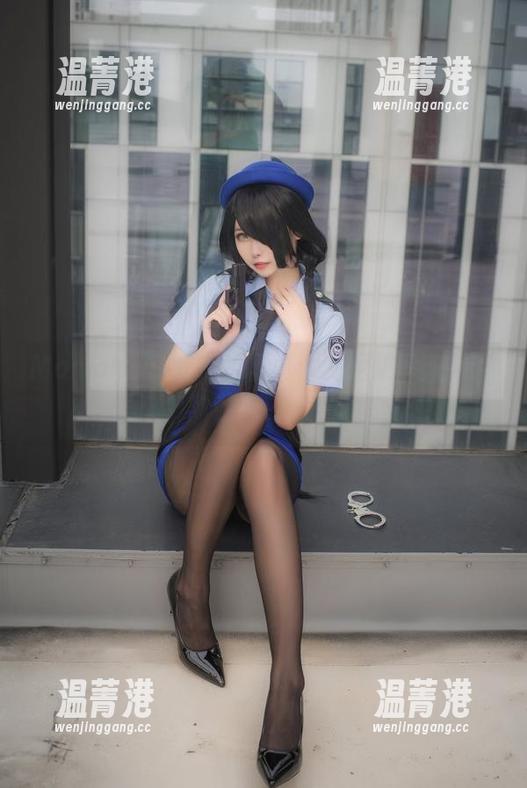 Momoko葵葵定制写真：龙尼塔，你这只“怪兽”的裙子太有力量！
