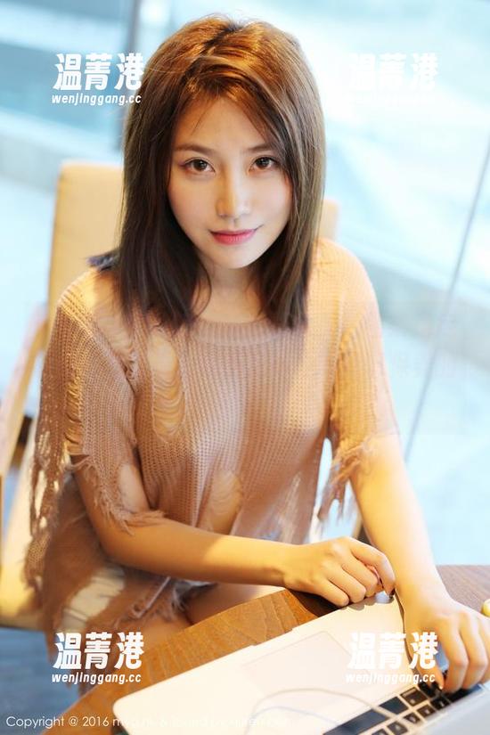 MyGirl美媛馆 - 李七喜的美腿图集是定制的，看着看着我都开始琢磨腿部保养的小秘诀了…说不定试试看？