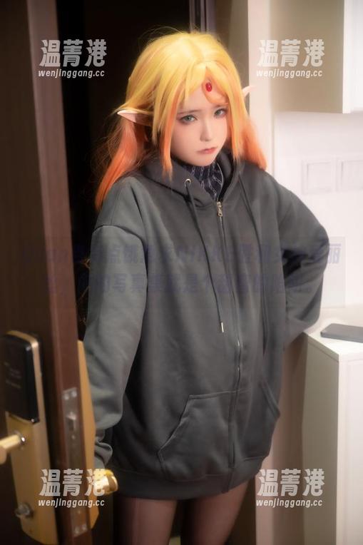 Quan冉有点饿 Quan冉有点饿急求NIKKE胜利女神爱丽丝,她的写真集就是个甜蜜的陷阱。