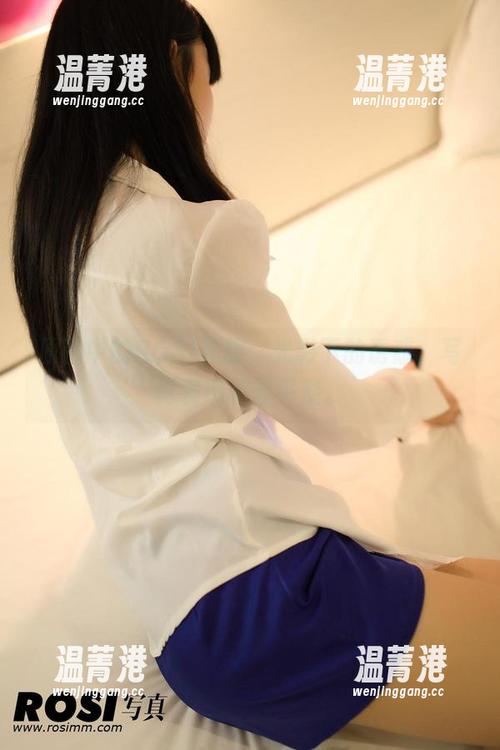 ROSI 原图中的ROSI礼服,光影下的诱惑,写真表现稍显平淡。