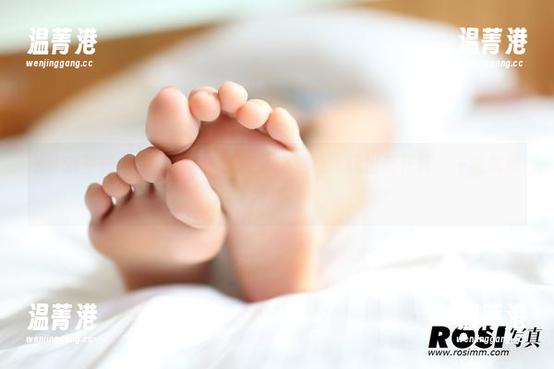 ROSI写真 - 最新套图：如何将“油亮”玩出新花样——杨晨晨版教学！