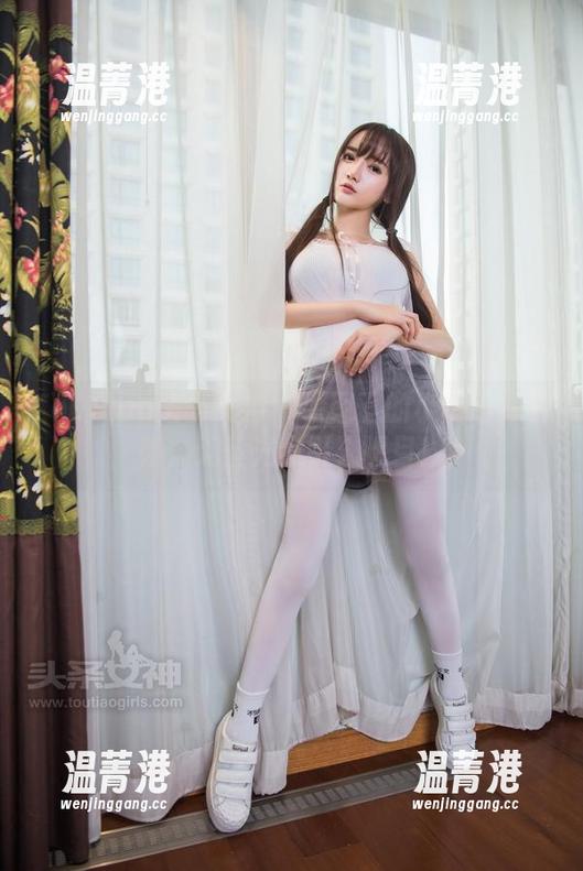 TouTiao头条女神-小热巴 TouTiao头条女神 - 原图下的小热巴泳装秀,无圣光也引人瞩目!