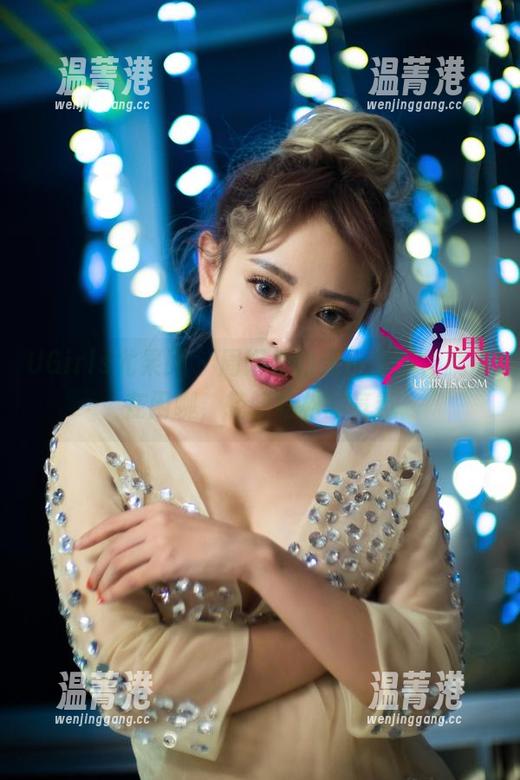 UGirls尤果网-周妍希 UGirls尤果网 - 周妍希的天台套图,就像在闲聊,轻轻松松的气氛