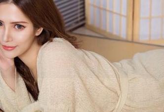 UGirls尤果网 - 黛斯羽的泳池洗礼——写真原图,好像这水都在等待她啊!