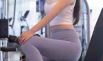 Xiuren秀人网 - 我有一个姐姐，今天的主角是Carol周妍希的私拍原图！无意间开启了姐姐模式。