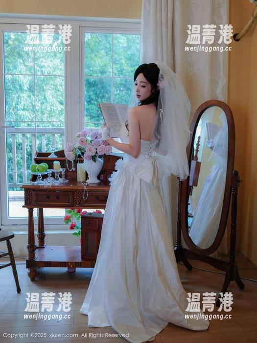 Xiuren秀人网-e宝小野猫 Xiuren秀人网 - 讽刺又可爱的,e宝小野猫透明作品,资源里藏着的那点含蓄,小心别跌入深渊哦!
