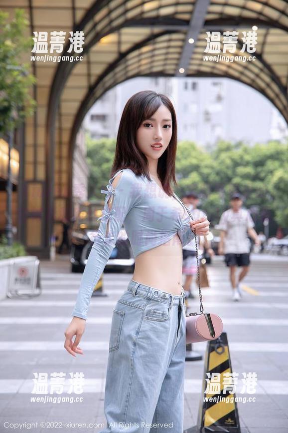 Xiuren秀人网-周于希sandy Xiuren秀人网 - 我想说,定制写真里的白衬衫和肉丝搭配,周于希sandy真心是行走的时尚指南。