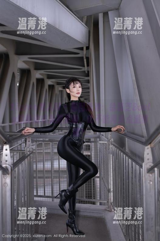 Xiuren秀人网-徐莉芝Booty Xiuren秀人网 - 重回泳池:徐莉芝Booty的新泳衣系列更新,能不能再来点激情呢?