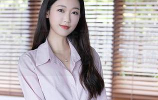 Xiuren秀人网 - 朱可儿Flora校园精选:会读书,同时也会让你心动。