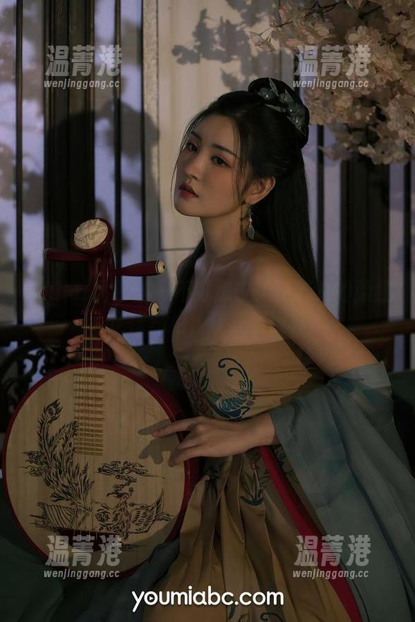 YouMi尤蜜荟-王若凡 YouMi尤蜜荟 - 不可思议!王若凡的脸红定律私拍,让美图破界