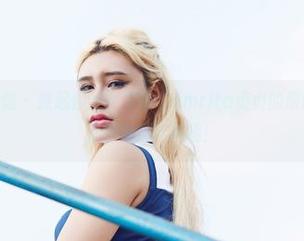 YouWu尤物馆 - 掀起你的女仆裙:Amrita贞贞的原图与写真,带你领略别样风趣!