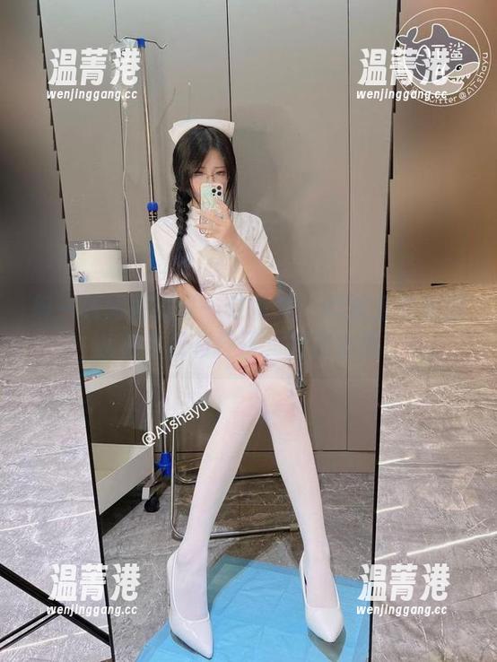 at鲨鱼 每一张图片都是一封情书:at鲨鱼的校服私拍不仅有样子,更有心思!