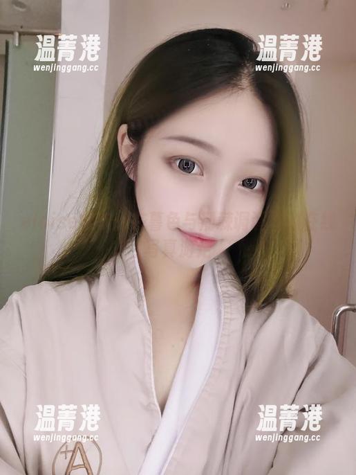 eloise软软：在暮色与荆棘调调间的在线写真游走