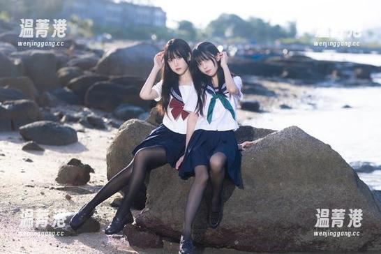 三无人型 黑丝与水手服:三无人型的在线写真新表情