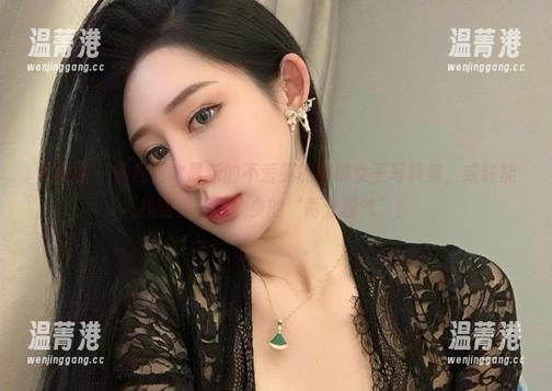 微密圈 - 拿起这本最新的不爱笑的赛琳女王写真集，或许能找到你一直缺少的‘两分霸气’！