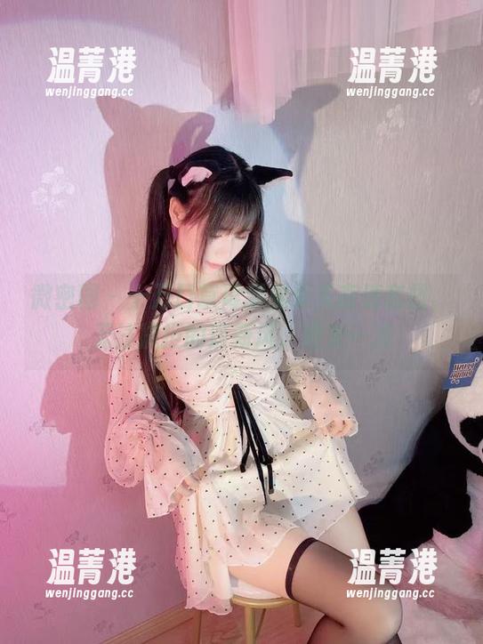 十万口草莓粥粥 微密圈 - 十万口草莓粥粥夏天高清套图,无法抗拒的清新风,进来一波