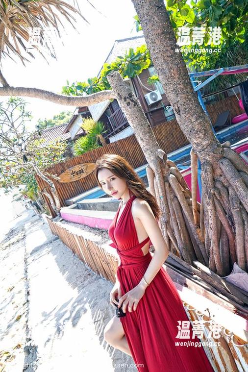 嗲囡囡 - 正在想月音瞳短裙的意思，结果无圣光写真给我看了个正着，哈哈，真能撩。
