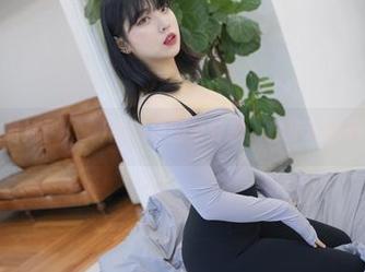 即刻开启宋哈娜(송하나)的黑色图集分享，移步若骄阳穿透黑暗。