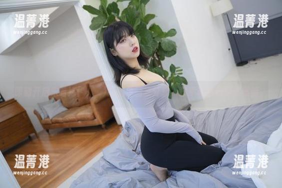 即刻开启宋哈娜(송하나)的黑色图集分享，移步若骄阳穿透黑暗。