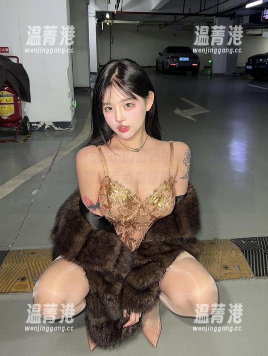 小优优子 微密圈 - 小优优子的粉色吊带裙,这是让我对夏天的想象有点发散的另一个共享版本!