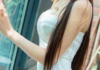 尤果网 - 小莉恩的礼服全集:惊艳还是惊吓,决定权在你手上!