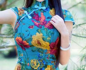 推女郎 - 黄可泳池图包:水色之美和乐趣多多,快来下载不留遗憾!