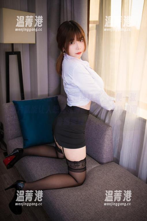 看无颜小天使wy在海边打卷，随便一张图片就能让人想起儿时的快乐，这种调调毋庸置疑。