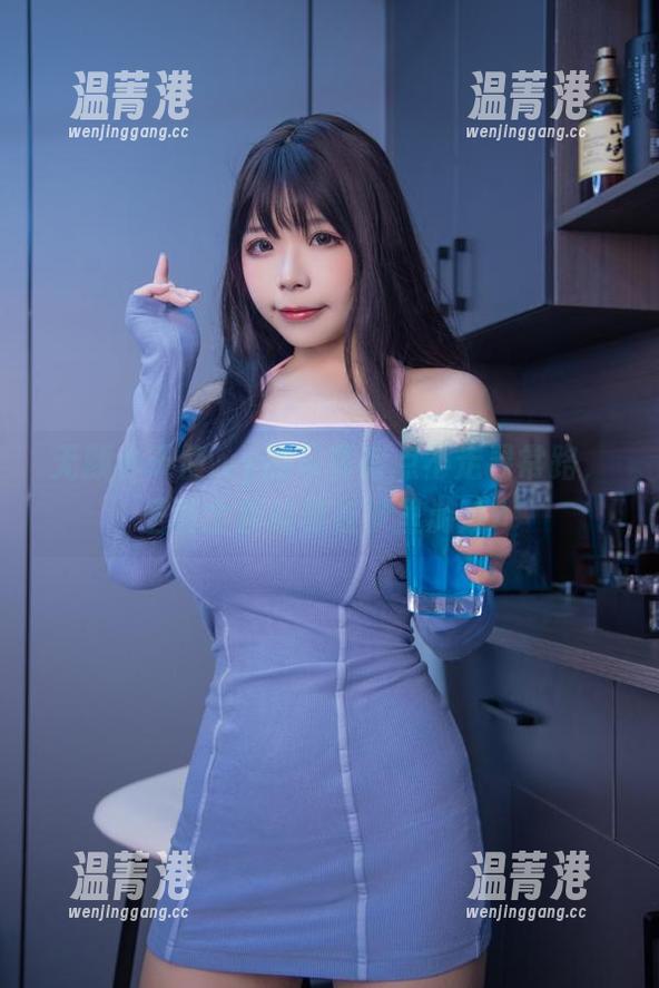 无颜小天使wy 无颜小天使wy的写真有点不走寻常路,圣诞全套就像在梦里游荡?