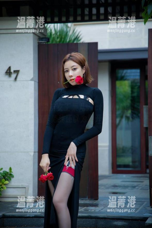 果儿Victoria 微密圈 - 漆皮女王果儿Victoria的美图:这阵势我还以为要开秀呢!