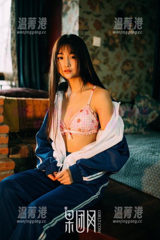 果团网 - 当修女遇上龚玥菲：原图照样酷炫，更新时却手抖了哈哈！