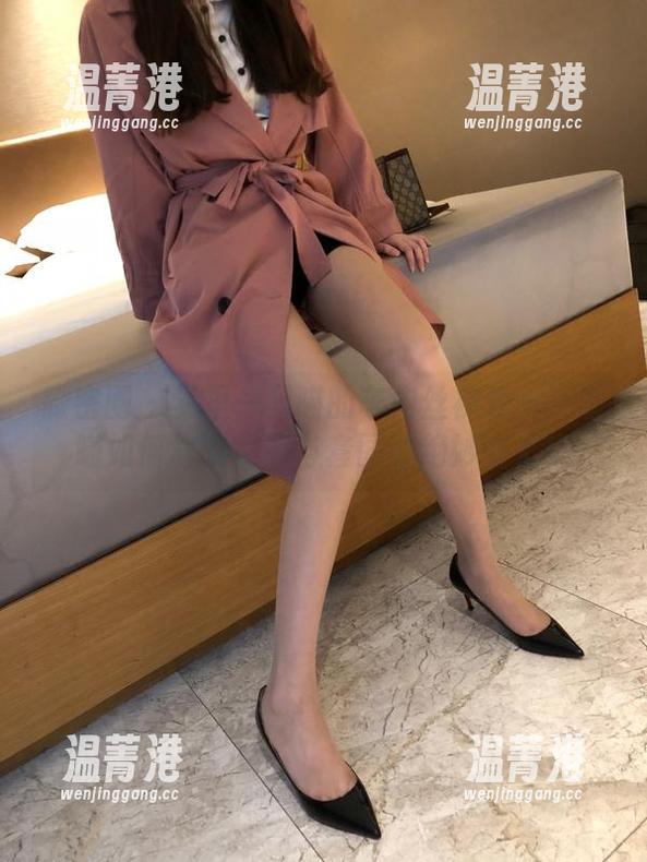 梦里一只喵 微密圈 - 梦里一只喵的车内丝袜秀——看喵如何驾驭美图与套图的绝妙交汇!