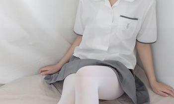 俯瞧美足—森萝财团教你如何穿红色校服,这份高清作品集太有趣了,来围观吧!