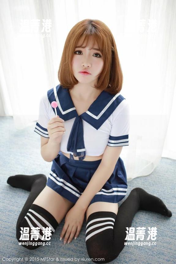 模范学院-Wendy智秀 模范学院 - 看到Wendy智秀穿牛仔裤,我决定让图库记录下这一刻的“小确幸”