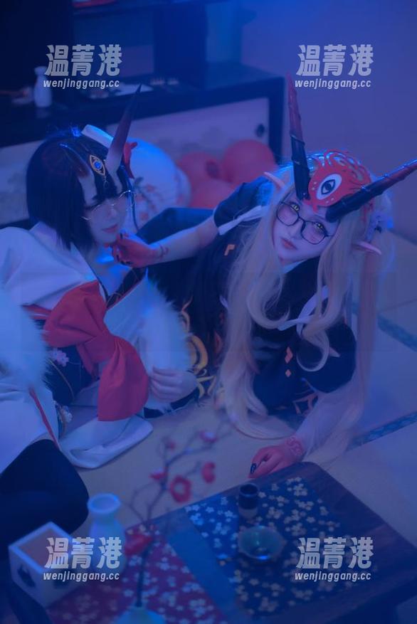 渊秧 渊秧的无圣光版礼服,心中默默为这反差赞一下。