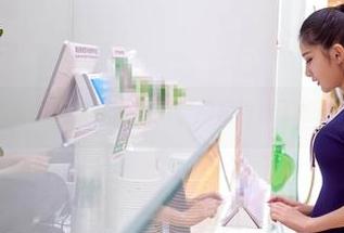 爱丝 - 高清图册，若兮化身厨娘，厨房竟成了她的猫步伸展台？