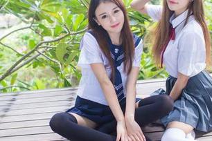 爱蜜社 - 王沫儿SaSa泳衣精选:万种风流,不过是这几件炫目泳衣的日常呀。
