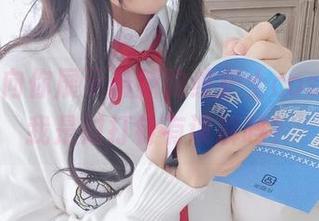 白烨烨向你展示最新豹纹护士cos,难道我是对打针有误解吗?