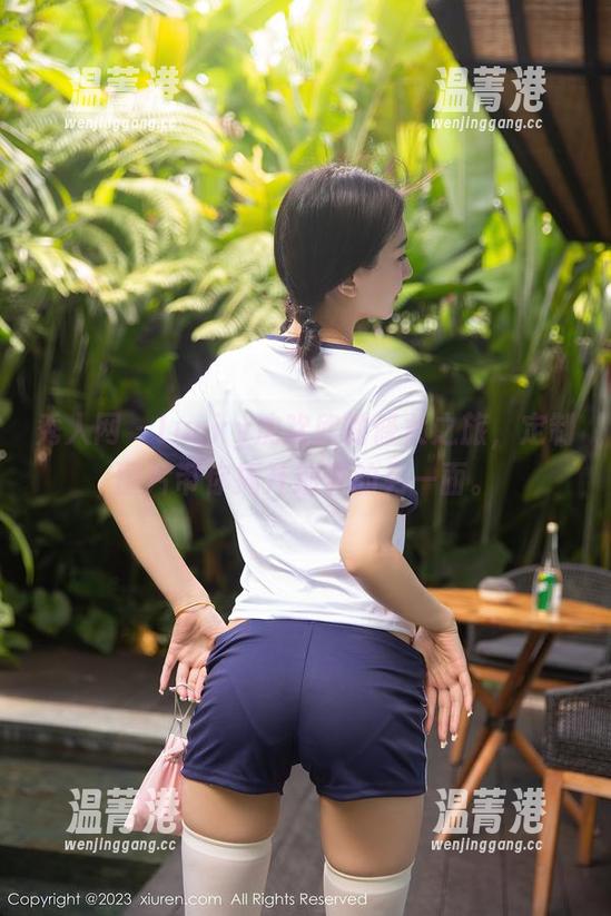 秀人网 - Lucky沈欢欣的修女之旅，定制图片带你揭开细节的另一面。
