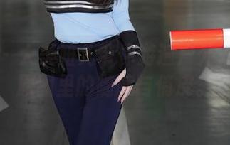 秀人网 - 大美妞儿带你游遍户外——私房原图里的随意与俏皮。