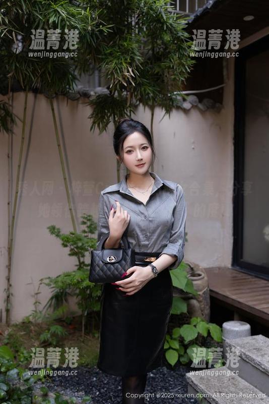 秀人网 - 梓萱Crystal的修女合集，分享她领你跨越“神”与“魔”的度！