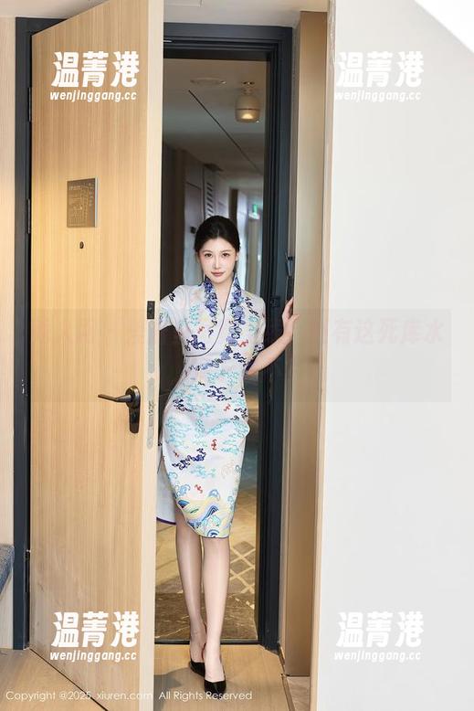 秀人网-爱酱里 秀人网 - 爱酱里写真上线,还有这死库水,要下载不?