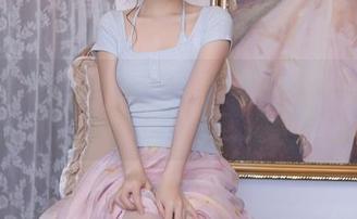 秀人网 - 不只是一双袜子：贾诗晗的作品挑战你对棉袜的所有想象