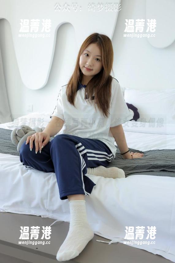 绮梦摄影-小莉 绮梦摄影 - 在线写真小莉,修女变身偶像,祈祷也要拉高人气!
