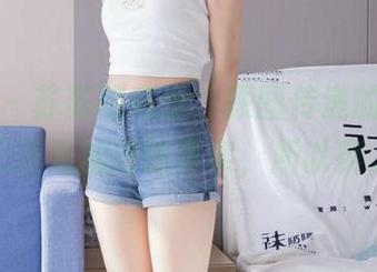 袜啵啵 - 苏苏的肉丝，原图传递的气息是无圣光加持的真实，所以爽。