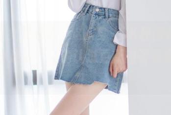 西瓜少女又来了,这次穿上JK校服像个“学校小达人”,确认过更新的姿势没问题!